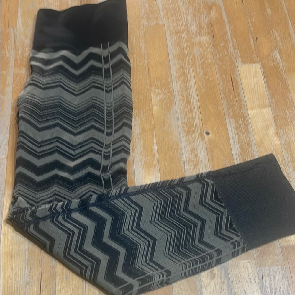 lululemon athletica Black & Gray Chevron Leggings